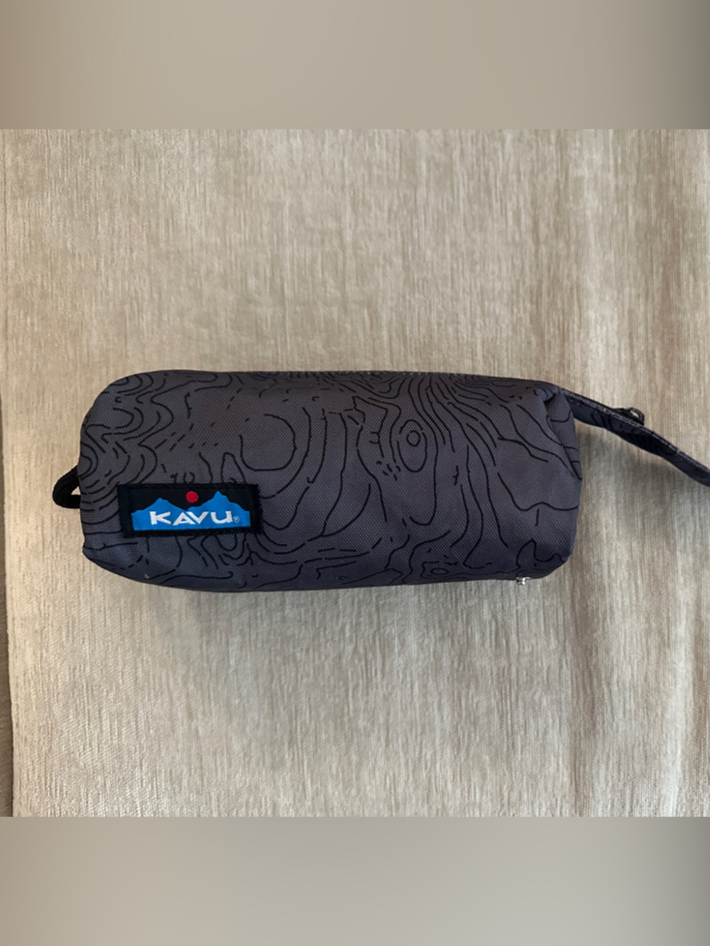 Kavu Gray Small Zip Bag Topographic